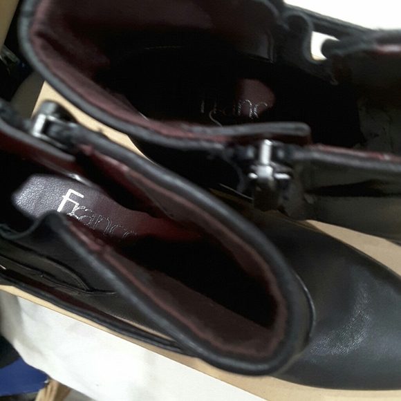 FRANKO SARTO ANKLE BOOTS WITH ZIPPER CLOSURE - Picture 8 of 9